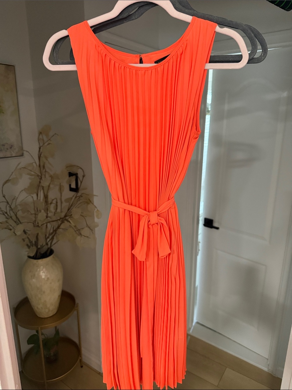 Banana Republic Sleeveless Pleated Midi Dress in Coral